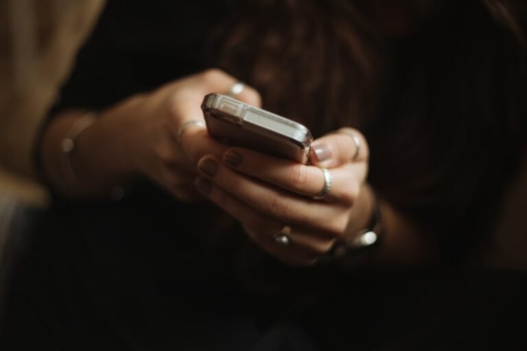 How to Spot Misinformation in Breaking News: A Reader’s Checklist